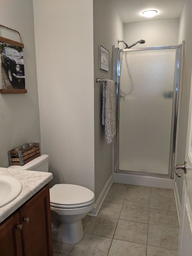 Building Photo - Available August 15th!!! $2200 a month!!!