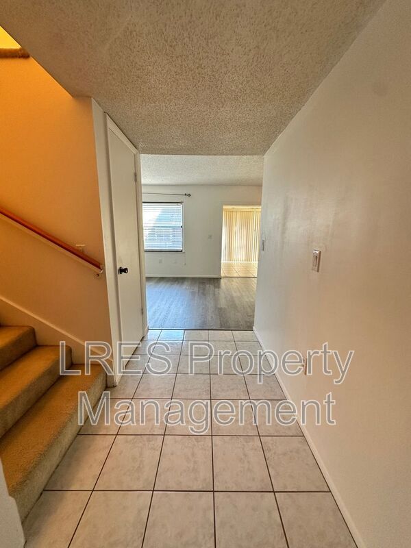 Building Photo - 106 Eastwind Ln