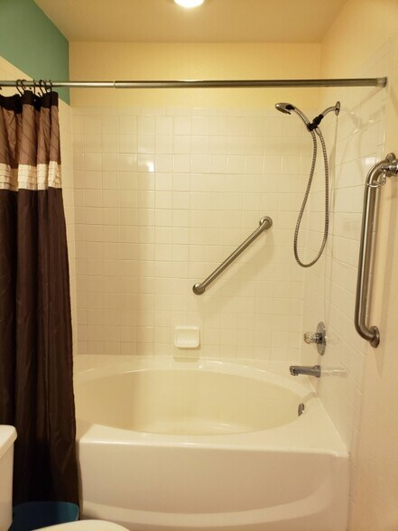 Building Photo - 5225 White Willow Dr