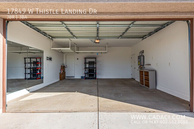 Building Photo - 17849 W Thistle Landing Dr