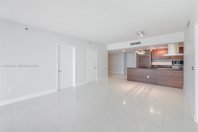 Building Photo - 495 Brickell Ave