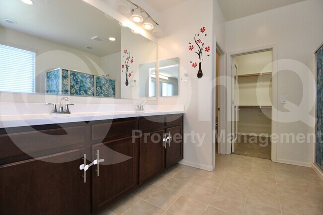 Building Photo - 10169 W Los Gatos Dr