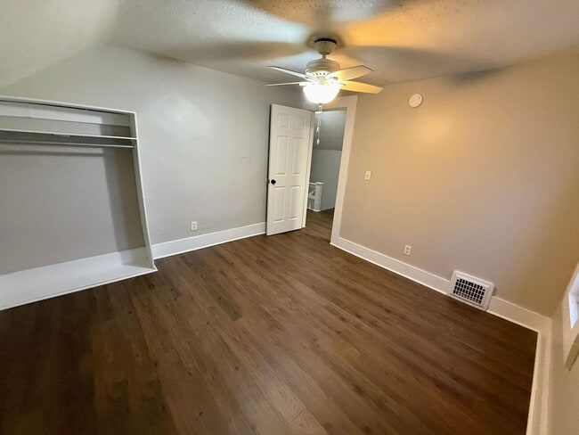 Building Photo - Newly renovated 3-bedroom, 1-bath home in Akron