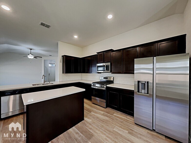 Building Photo - 2436 Dolostone Dr