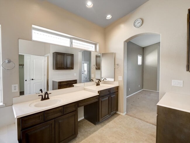 Building Photo - 3 bd 2 bth 2120 sq ft in stonehaven in scottdale