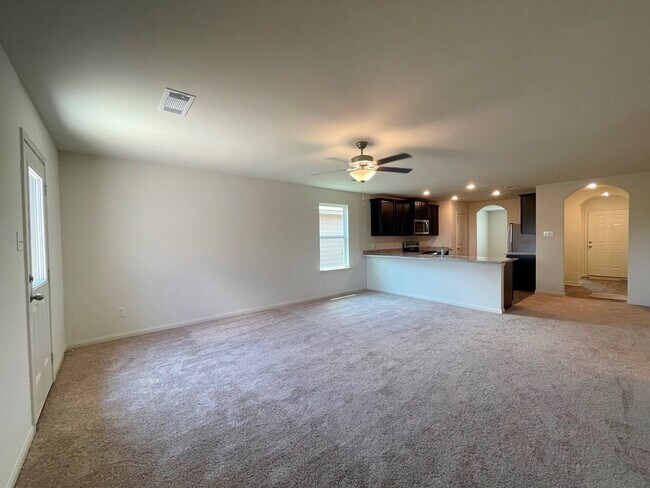 Building Photo - 313 Cres Park Dr