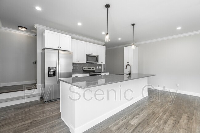 Building Photo - 1908 Cypress Ln