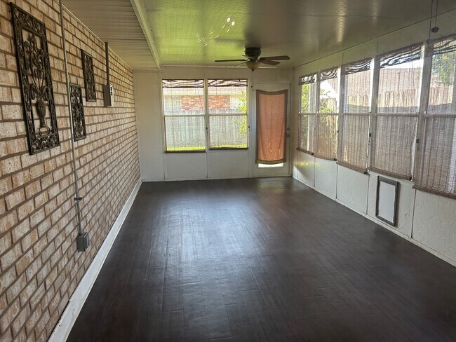 Building Photo - 4301 California Ave