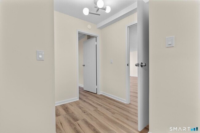 Building Photo - 1460 Elm St