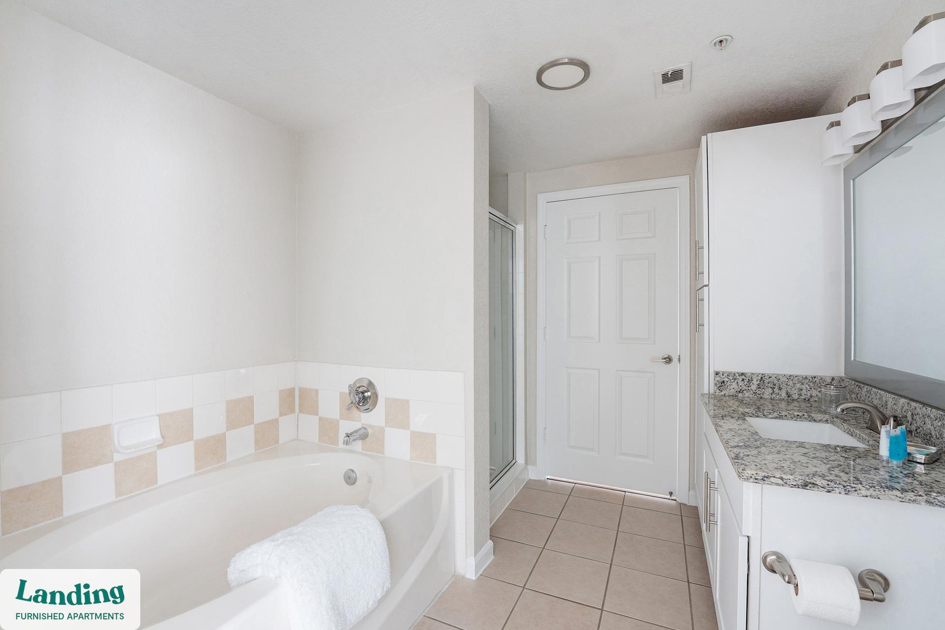 Building Photo - 2801 Biltmore Park Dr