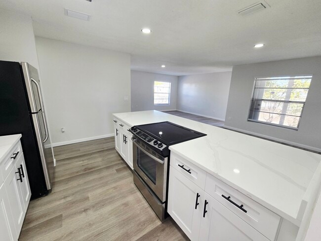 Building Photo - 843 42nd St S