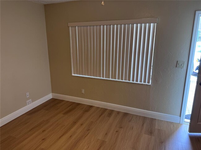 Building Photo - 613 Carol Terrace
