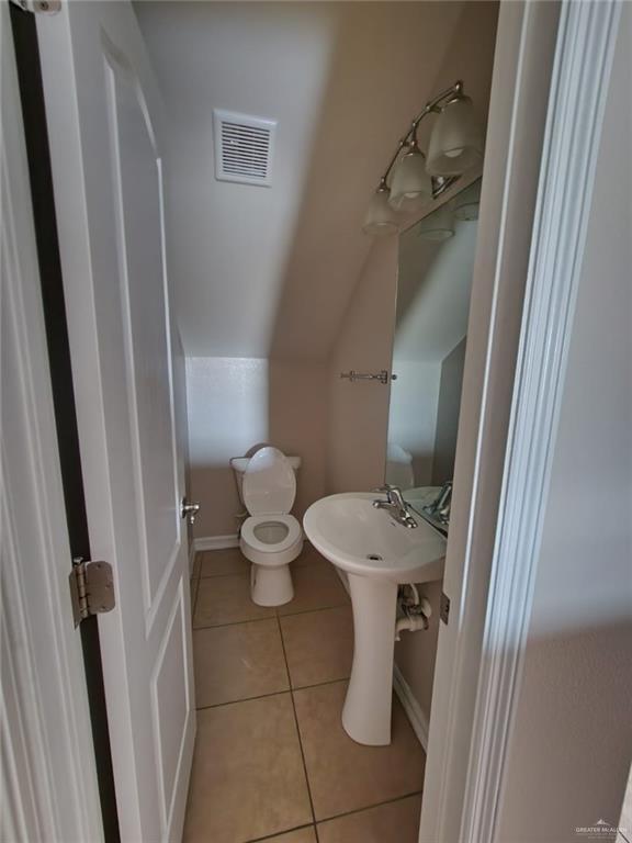 Building Photo - 3702 S Embassy Ave