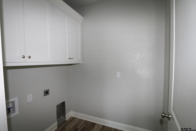 Building Photo - 11170 County Rd 167
