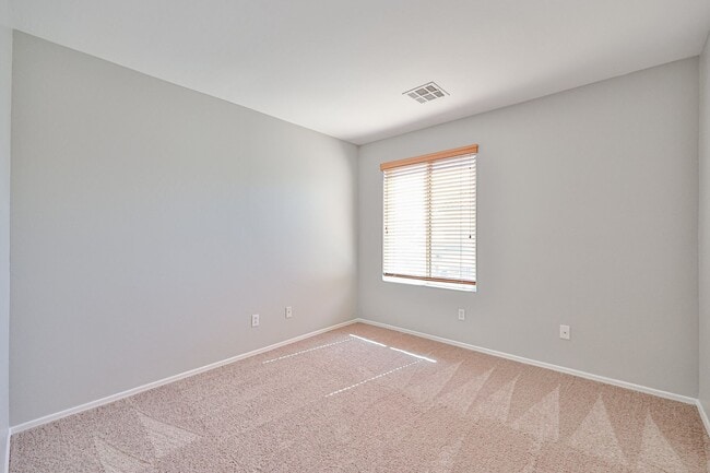 Building Photo - COMING SOON!! 3 bed 2.5 bath in most preferred Phoenix area