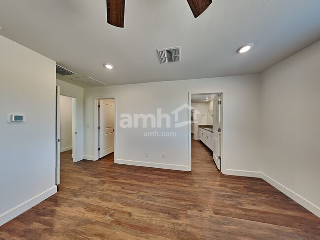 Building Photo - 9742 N Camino Benicardo