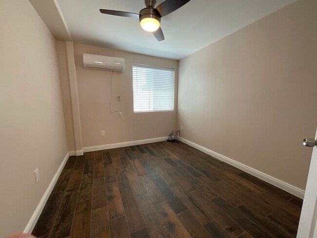 Building Photo - Central Tucson, close to University of Ari...