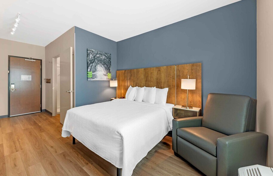 Building Photo - Furnished Studio-Kyle