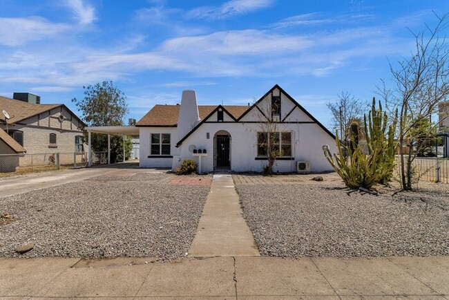 Building Photo - 1/2 MONTH FREE RENT MOVE IN SPECIAL!!! Brand new remodeled in the heart of downtown PHX