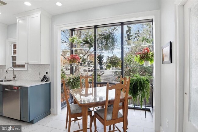 Building Photo - 10454 Breckinridge Ln