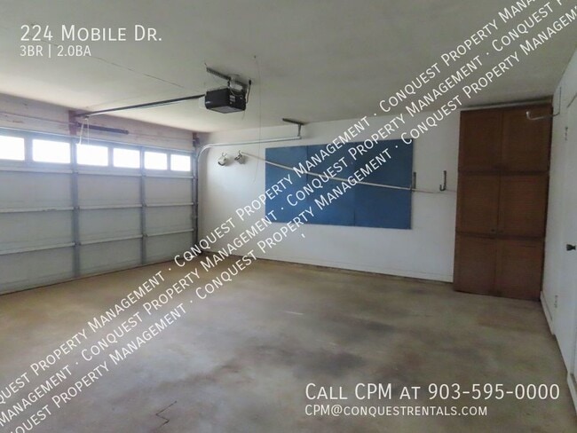 Building Photo - 224 Mobile Dr