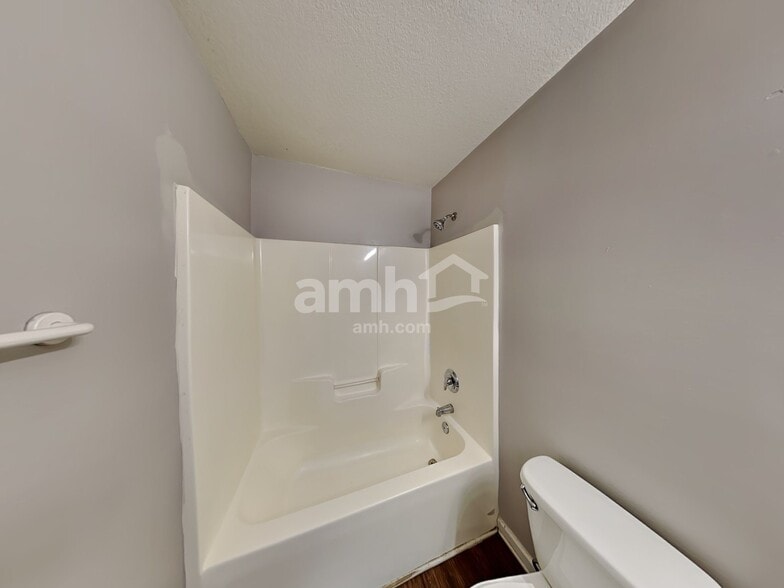 Building Photo - 2021 Sonoma Valley Dr