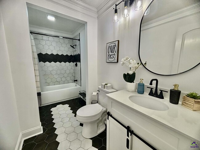 Building Photo - 2800 S Estates Rd