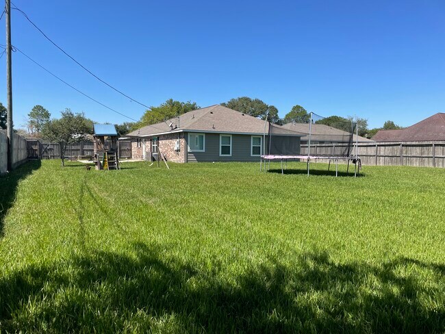 Building Photo - 6122 Stoney Brook Dr