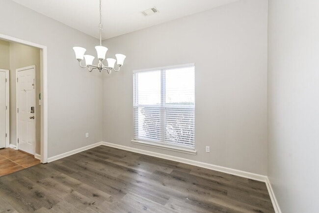 Building Photo - 85 Whispering Ridge Cove