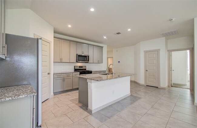 Building Photo - 4930 Natchez Trce