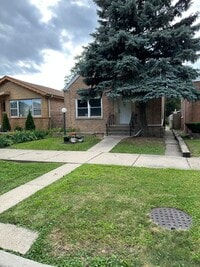 Building Photo - 9816 S Forest Ave