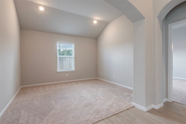 Building Photo - 250 Eagleville Dr