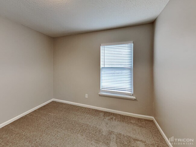 Building Photo - 11261 Salt Pond Dr E