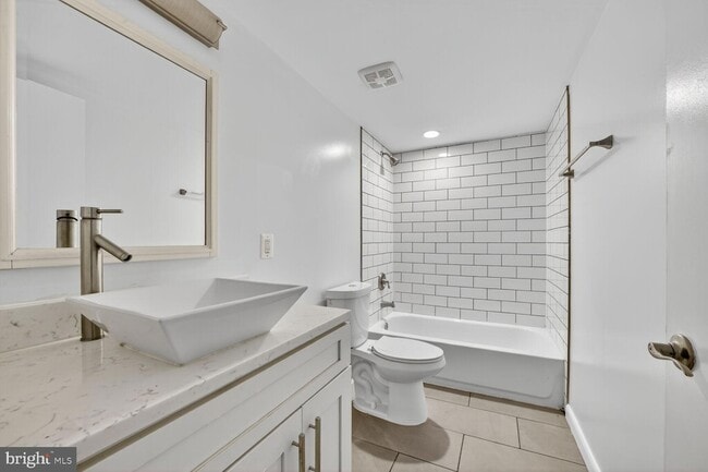 Building Photo - 15 S Street NE Unit 1