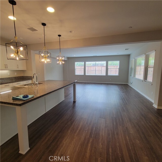 Building Photo - 27951 Mead Ct