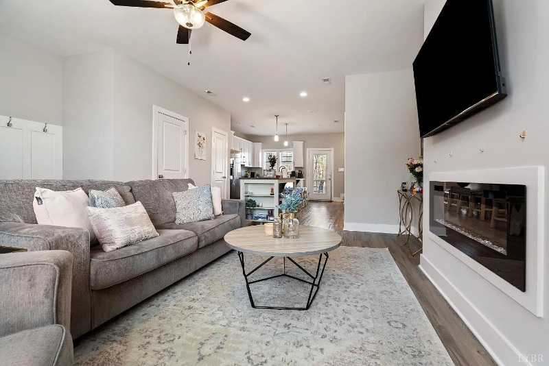 Building Photo - 36 English Commons Dr