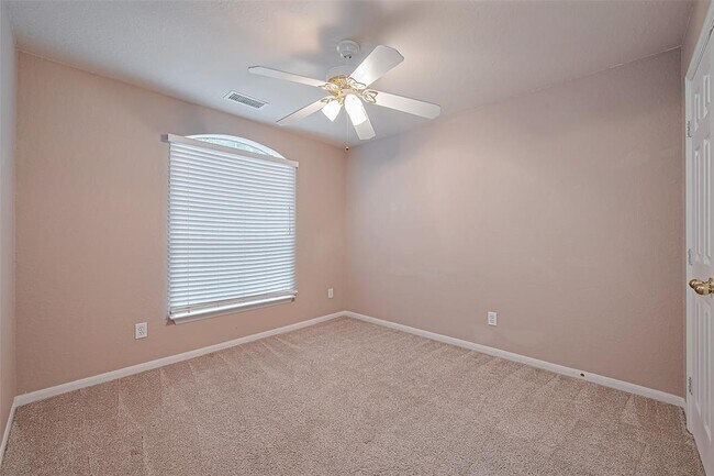 Building Photo - 18 W Greenhill Terrace Pl