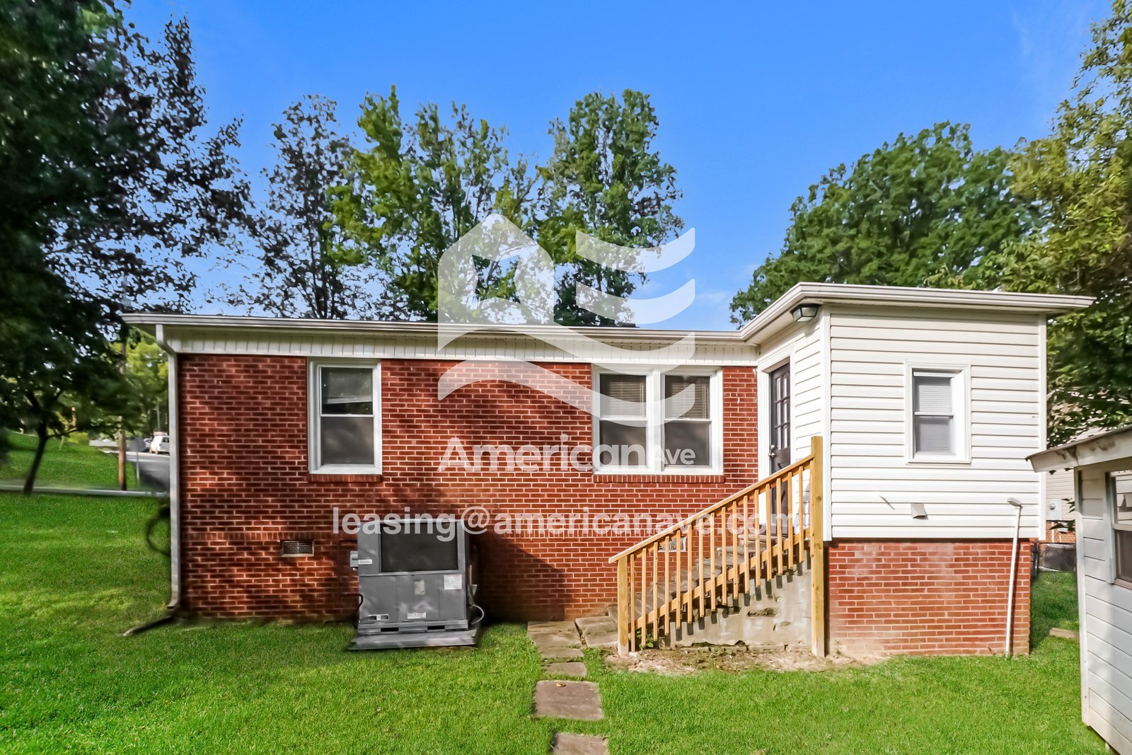 Building Photo - 104 Forest Ln Dr