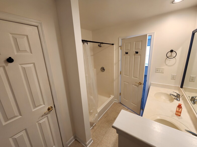 Building Photo - 513 Northstar Dr