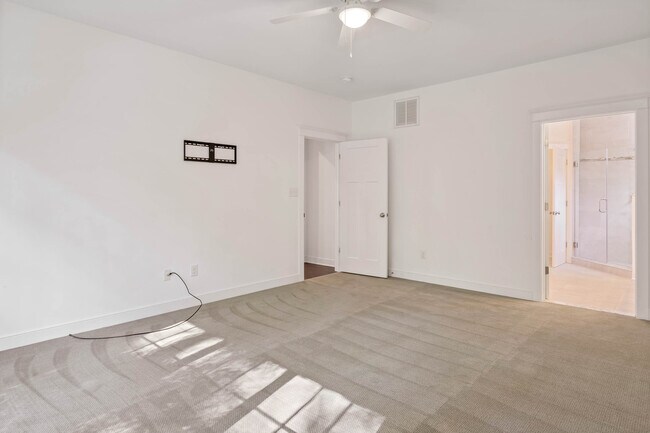 Building Photo - 22395 Arbor Cir