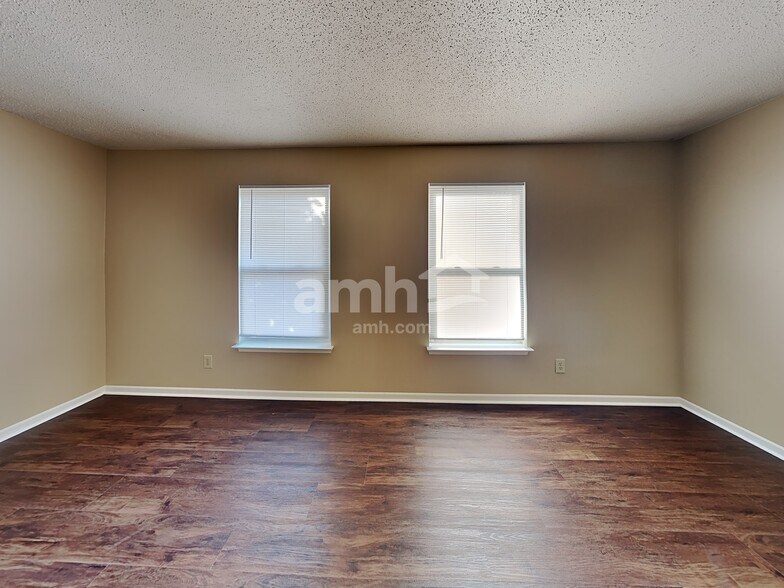 Building Photo - 6710 Waverhill Dr