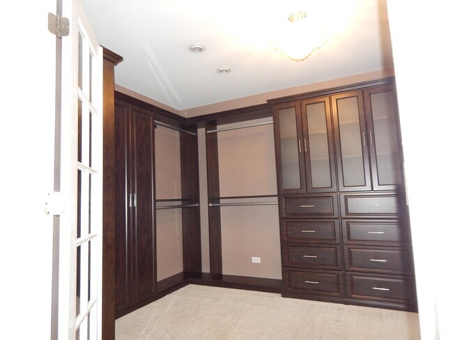 Building Photo - 5612 Wildspring Dr