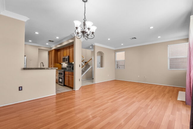 Building Photo - 9447 Hendrix Ln