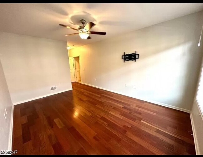 Building Photo - 104 E Elizabeth Ave