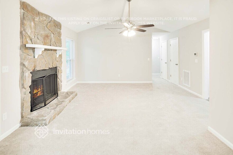 Building Photo - 7820 Hickory Hollow Ln