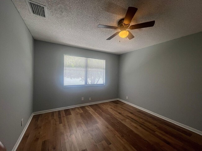 Building Photo - 5184 Jog Ln