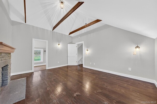 Building Photo - 955 Peach Lake Rd