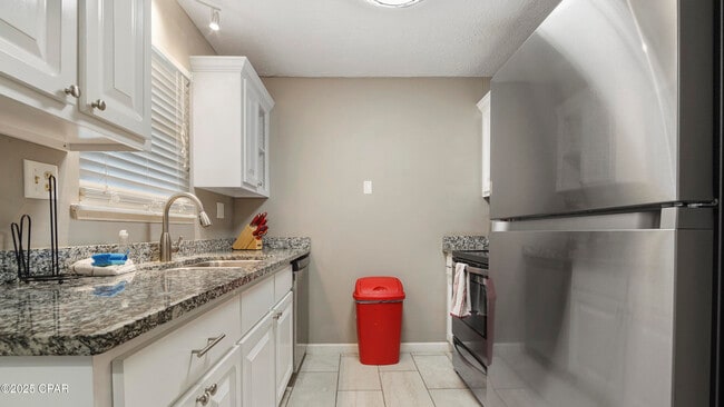 Building Photo - 2518 Johnson Dr