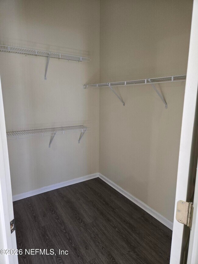 Building Photo - 1928 W Willow Branch Ln