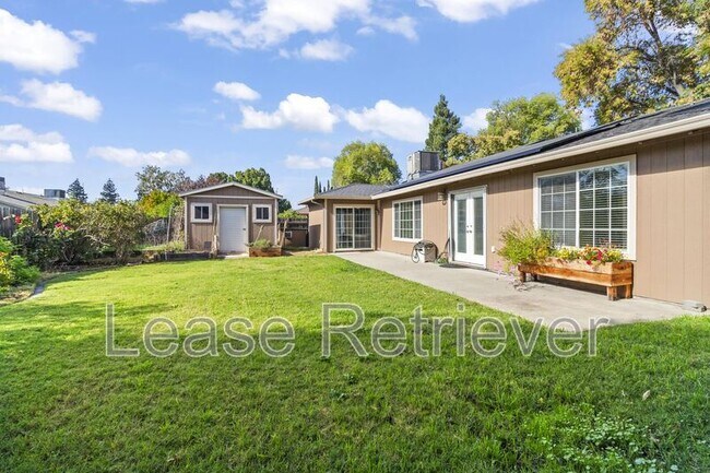 Building Photo - 1244 Royal Oaks Dr